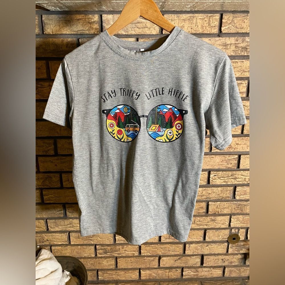 ‎Stay trippy little hippie graphic t